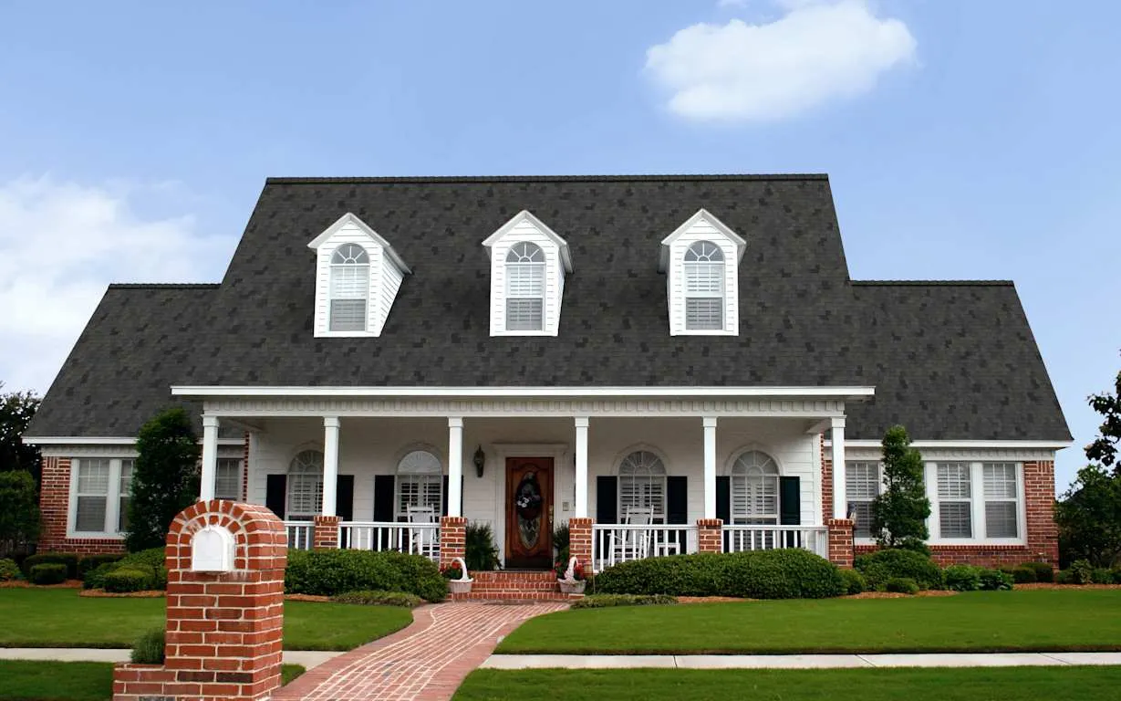 Carbon Woodcrest shingles on a house
