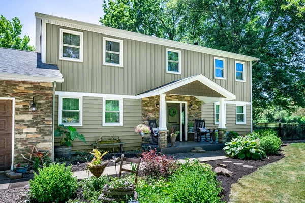CedarMAX siding in Aspen — home exterior