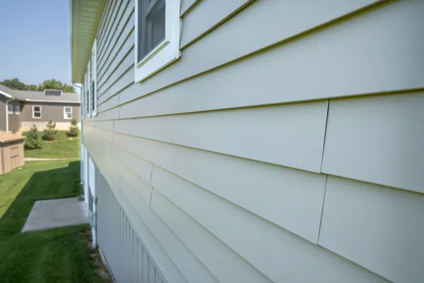 CedarMAX siding — close-up detail