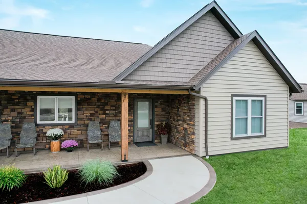 CedarMAX and Harbor Mill siding in Pueblo and Clay — home exterior